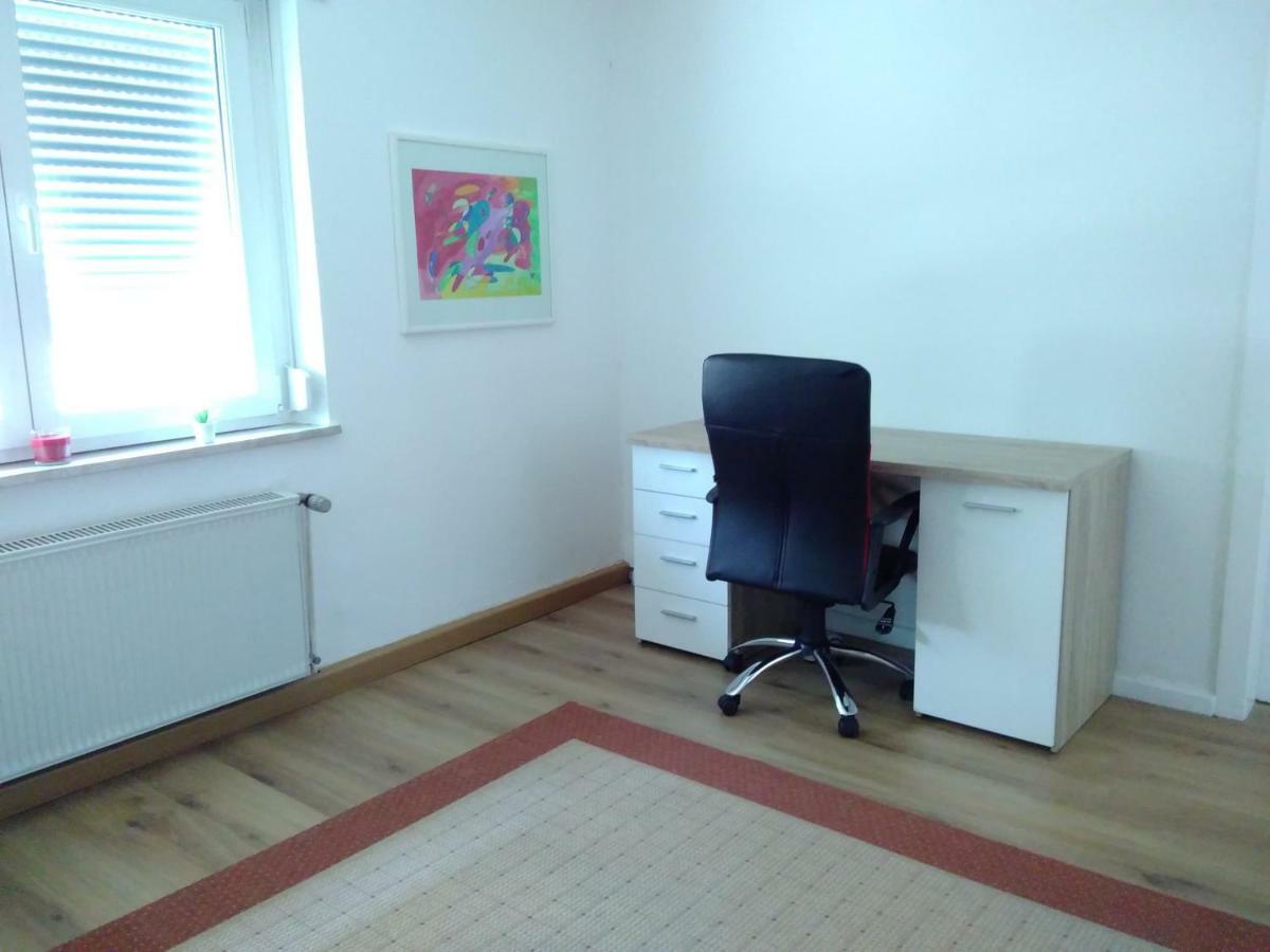 Ruhige Wohnung Zentrumsnah 피라마센스 외부 사진